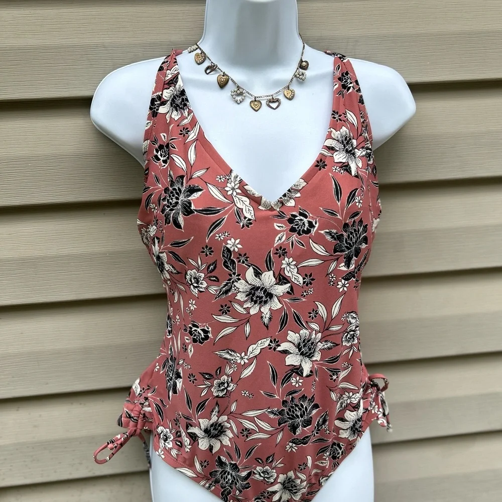 Kona Sol size L floral blush side ties crisscross one piece swimsuit